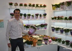 Here we got Martijn Vreugdenhil from SV.CO and he shows us their Chrysant Special!