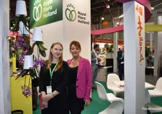 And Royal Flora Holland was also present. Here we got Caroline Grange with the interpeter.