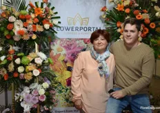 Mother Adrianov with her son from Flowerportal.