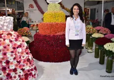 The lady from the information desk, Elena Elysheva, also wanted to take a picture with a floral artwork.
