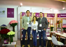 Nick MacDonald and Linda Campos of Vaselife and David Marin Jaramillo of BioFlora. Now, as they have settled in Colombia, they are looking to expand markets in South America. Besides that, they are also looking for a distribition partner in the US. 