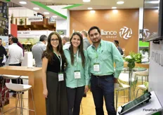 The team of Logiztik Allians; from left to right: Victoria Vazquez, Isabela Ponce and Jose Luis Matheis. This freigth forwarder sends flowers to over 80 countries. 
