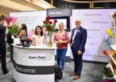 The team of Koen Pack.Robin van der Schaaf of Roselily, a lily collective in which a distinctive product derived and developed by a breeder finds its way to every corner of the world through a permanent club of propagators and two exporters. Roselily is a double-flowered lily and special about this lily is that it is pollen free. It is a fairly new product for the high end supermarkets and according to Van der Schaaf, the demand is starting to increase.