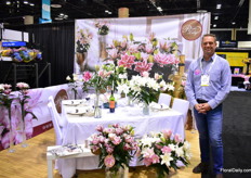 Robin van der Schaaf of Roselily, a lily collective in which a distinctive product derived and developed by a breeder finds its way to every corner of the world through a permanent club of propagators and two exporters. Roselily is a double-flowered lily and special about this lily is that it is pollen free. It is a fairly new product for the high end supermarkets and according to Van der Schaaf, the demand is starting to increase.