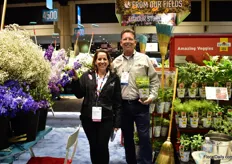 Lourdes Reyes of BallSB and Tim Duffin of Ball Horticultural Company. He is presenting the fresh herb programe Fresh Flavors for grocey stores. They can put it in the shelves year round.