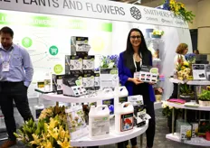 Georgena Sampat, global Marketing Coordinator Floralife, a division of Smithers-Oasisof presenting the new flower food concept. On this packaging, different quotes are put to make the end consumer more aware of flower food. It has been introduced in the US already and is received positively. Soon, the concept will be launched in Europe.