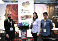 Luda Haurylkina, Paola Tapia and David Proano of Rosas del Corazon. This Ecuadorian rose grower sees a lot of interest for their tinte and painted roses. The roses on the picture, for example, are both tinted and sprayed. 