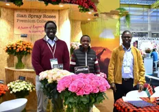 Christopher Kulei, Evans Chesren and Harun Koimur of Sian Roses. This Kenyan rose farm is one of the biggest spray rose growers in the world. They grow spray roses on 45 ha. They recently started to grow the Flow series of Dutch breeder Interplant. 