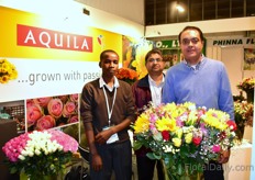 Seth Riungu, Abhay Marathe abd Ranjit Singh Amrit of Aquila. This Kenyan farm used to grow roses only, but started to add summer flowers last year. As they now grow more flowers, they can also offer bouquets. They supply sunflowers per order and mainly supply them to retailers. Next to flowers, they also started to grow vegestables, since last year. 