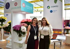 Nicole Lopez and Katherine Mantilla of Anniroses. These Ecuadorian rose growers were exhibiting at the Ecuadorian pavillion. In total, 6 farms were exhibiting at the Ecuadorian pavillion. 