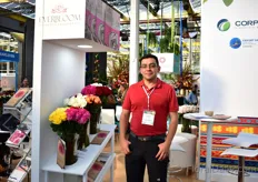 Federico Santa Cruz of Everbloom was exhibiting at the IFTF for the first time. He grows roses in the province of Carchi in Ecuador and is eager to explore new markets. 
