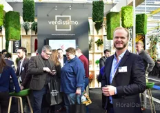 Ole Faarbaek Jensen of Verdissimo. They only supply preserved roses and grow them themselves in Spain, Colombia and Ecuador. Over the last years, the demand for preserved roses increased significantly and this, from origin Spanish, company has grown along with the demand. 