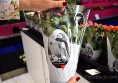 The new packaging design of the Roses Forever Roses. From January 2019, all Roses Forever roses will be supplied in this packaging. 