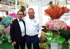 Adrian Moreano of Eternal Flower and Peter Kolster of Kolster next to the new tropical hydrangea of Kolster that Eternal Flower will start growing soon. More on this later in FloralDaily. 