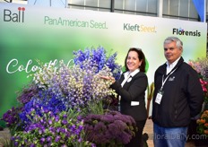 Lourdes Reyes and Alejandro Umasa of BallSB presenting the Delphinium Trick. This variety is available in pink, blue and yellow. 