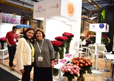 Sofia Penaherrera and Fanny Enriques of Sachaflor, exhibiting at the Ecuadorian pavillion. 