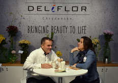 Jan Willem Scheeven from Deliflor having a conversation with Ute Albrecht from Royalty Administration international.
