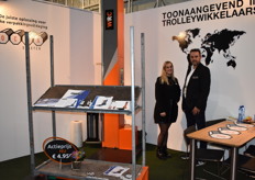 Steffy Maar & Ruben Tuten from TLS Solutions showing their way to make it a lot easier to wrap a trolly in foil.