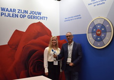 Mandy vd Ende and Peter Rosman from WDD with their darts. The main price was a helicopter flight! 