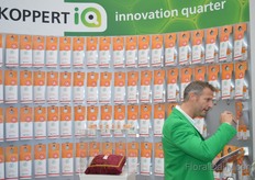 Dave Heij of Koppert Biological Systems tells enthousiastic about the spical ulti-mite in the innovation quarter of the booth