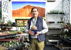 Our neighbourg at the exhibition; Roberto Garay Segura of Sossuvlei. They grow African succulents in San Pedro Cuajimalpa, Mexico. According to Garay, succulents became popular about 10 years ago.