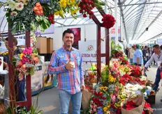 Jorge Bernal Isojo of Azteca Floral. Villa Guerrero, Jalisco, is the main area he grows his flowers. He sells them nationally, but also exports to the USA.