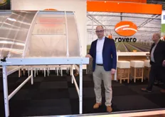 Jan v Hemet with the Rovero Roll-Air greenhouse.