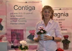 Carolien Klein proudly showed all the visitors their product range of cyclamen.