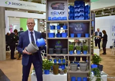 Kees Waqué of Desch Plantpak, presenting their latest product line Recover; an addition to the standard recycled products in the Desch range. They purchase post-consumer plastic waste exclusively to produce Recover.
