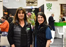 Cristina Uricoechea of Asocolflores and Ximena Franco of Florverde were also visiting the show.