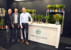 Remco Hill, Cornee van der Winden and Richard Visser from Forever Plants. Like many others, this grower is not unconcerned when it comes to sustainability, and therefore that part of the range is now also available in biodegradable trays and pots.