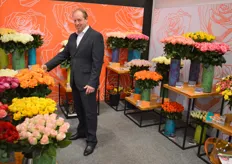 Wout Oor, salesman at Dümmen Orange and well-known in the rose trade. The orange rose is a new variety: Liana Orange