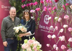 Wouter de Vries, director Parfum Flower Company, with Jo Bird of David Austin. Jo is holding the Juliet rose, David Austin’s most successful product, released in the early 1990s and still going strong in the bridal rose assortment.