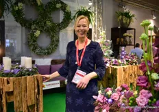 Caroline Haakman of Barendsen. Next to their own products, they also present the products of De Ruiter, Your Lily, Lisianthus group and furniture manufacturer Brosi. 