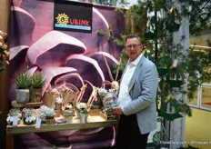 Dutch grower Gert Ubink of Ubink Cactus and Succulents presents their succulents in a winter decoration theme. "Succulents are ideal for decoration in restaurants, hotels or stores because of the low-maintenance and their modern and artistic style." 