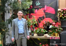 Edwin van der Voort, representative of Houwen Plant. "The unique anthurium in the Diamond collection of Dutch grower Houwenplant brings elegance and a tropical feeling to the world of decoration. It will be available in mini format for table decoration as well." 