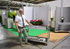 Pierre Demesmaeker of FotoCCar is present on the Italian market for 5 years now and exhibiting at the Myplant & Garden for the 4th time. Over the years, he has seen the interest for his picture trolleys increasing as more and more companies are offering and selling their products online. They started with creating a “FotoCCar” for the treenursery, over the years he has seen the demand for photographing smaller products increasing, like bediding plants, but also cut flowers.