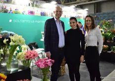 Jeroen Boon, Annalisa (translator) and Emma Mansveld of Decorum. They are present at the fair for the third time now and for the first time, they also brought cut flowers. “Italy is a ‘brandcountry’ and the brand Decorum is doing very well in this country, therefore, the expectations and interest for the cutflowers is high,” For 2019 and the coming three years, they set Italy as focus country and Mansveld will be the one who will be focussing on this country.
