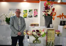 Robert van der Tang of Symbiosis promotes Iranian flower import.