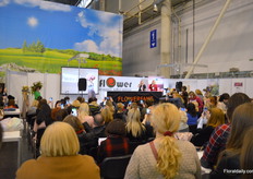 The different, continues shows attracted, without exception, the attention of hundreds of florists