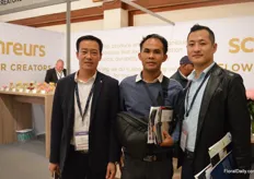 Kevin Ho of Kevin International, who consolidates shipments and transport them from Kenya to China, together with Chinese flower buyers Ye Zhiyon of Shengrun Flowers and He Jian Fe of Syangeng Africa were visiting the show.