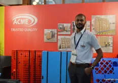 Via Amce, Cargolite is being promoted in Kenya. This company makes pallets and plastic trays. In the picture, Nirav Haria.