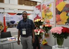 Victr Omuga of Belle Flowers, an Rwandan rose farm that was initiated by the government to create employement for the massa. The farm has been established in 2016 and quickly grew from 20 ha to 40 ha and are planning to grow to 60 ha soon. They currently employ over 600 people.