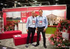 Matthias Redlefsen and Scott Hanes presenting the Big Begonia in a seperate booth, This booth was completely dedicated to the Big Begonia with £imkindofaBIGdeal.