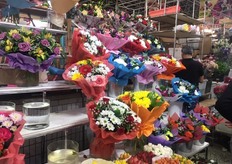 Bouquets and tulips (on the bottom) out of the Nettherlands from B&L Tulips. 