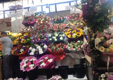 Bouquets in bold colors. 