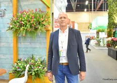 Dirk van Dorp of Steenvoorden visiting the show. They recently built a new show greenhouse in the Netherlands.