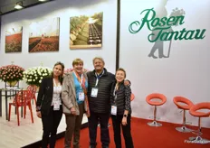 The team of Rosen Tantau. In Colombia, they are well known for their red variety Freedom.