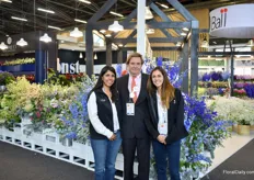Carmen Lucia Marquez, Joaquin de la Torre and Juana de la Torre of BallSB in front of the arrangements that “bring the garden inside.” They won the award for Best Stand of the Show. 