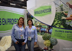 Gloria Gomez and Eliana Castano of Temporales en Proyeccion.